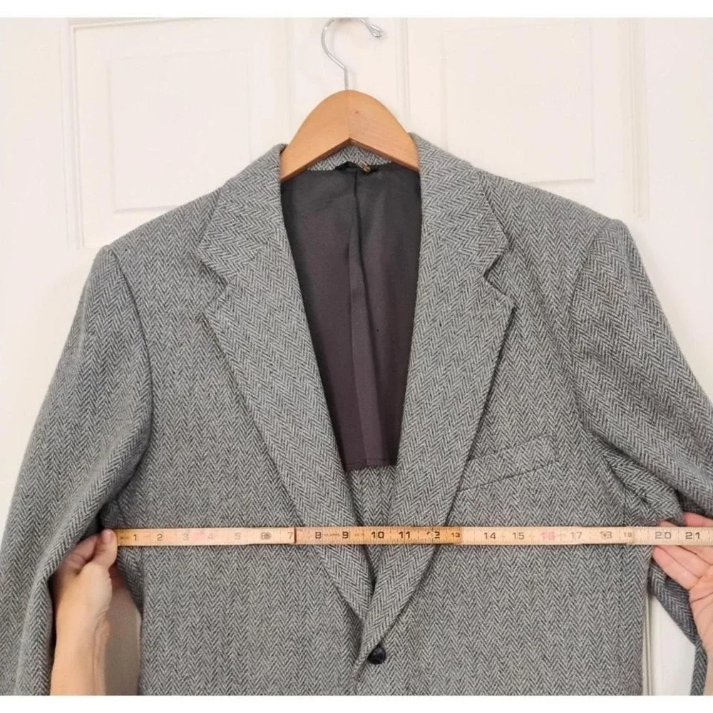 VTG John Blair Herringbone Blazer Mens 40 Gray Two Button Wool Blend Sport Coat